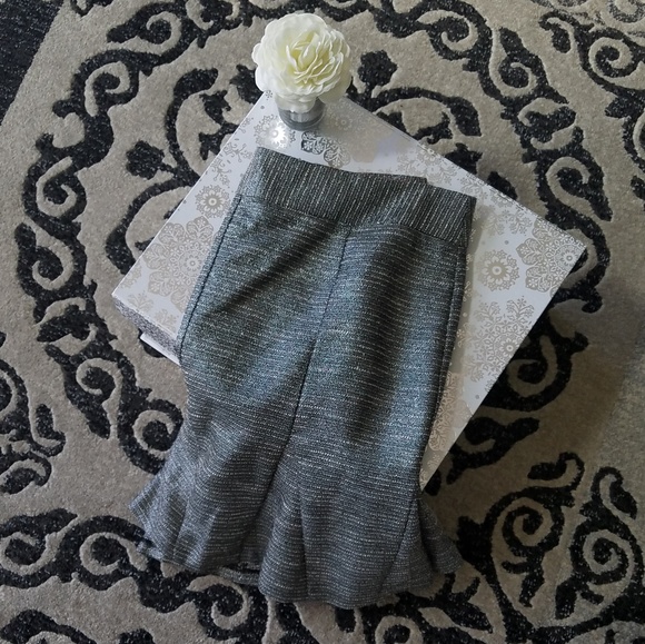 NWOT Banana Republic skirt.  Size: 12 - Picture 3 of 5